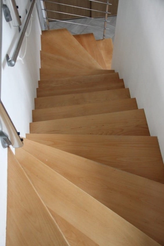 escalier béton et bois