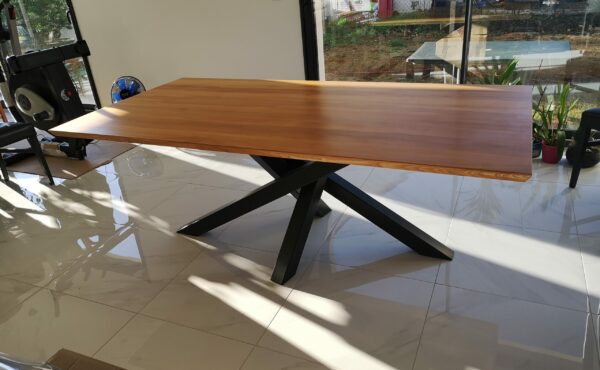 Comment fabriquer une table en bois massif